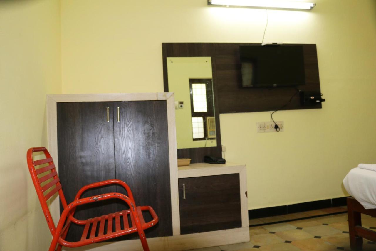 Hotel Siva Sakthi Tiruvannāmalai Extérieur photo
