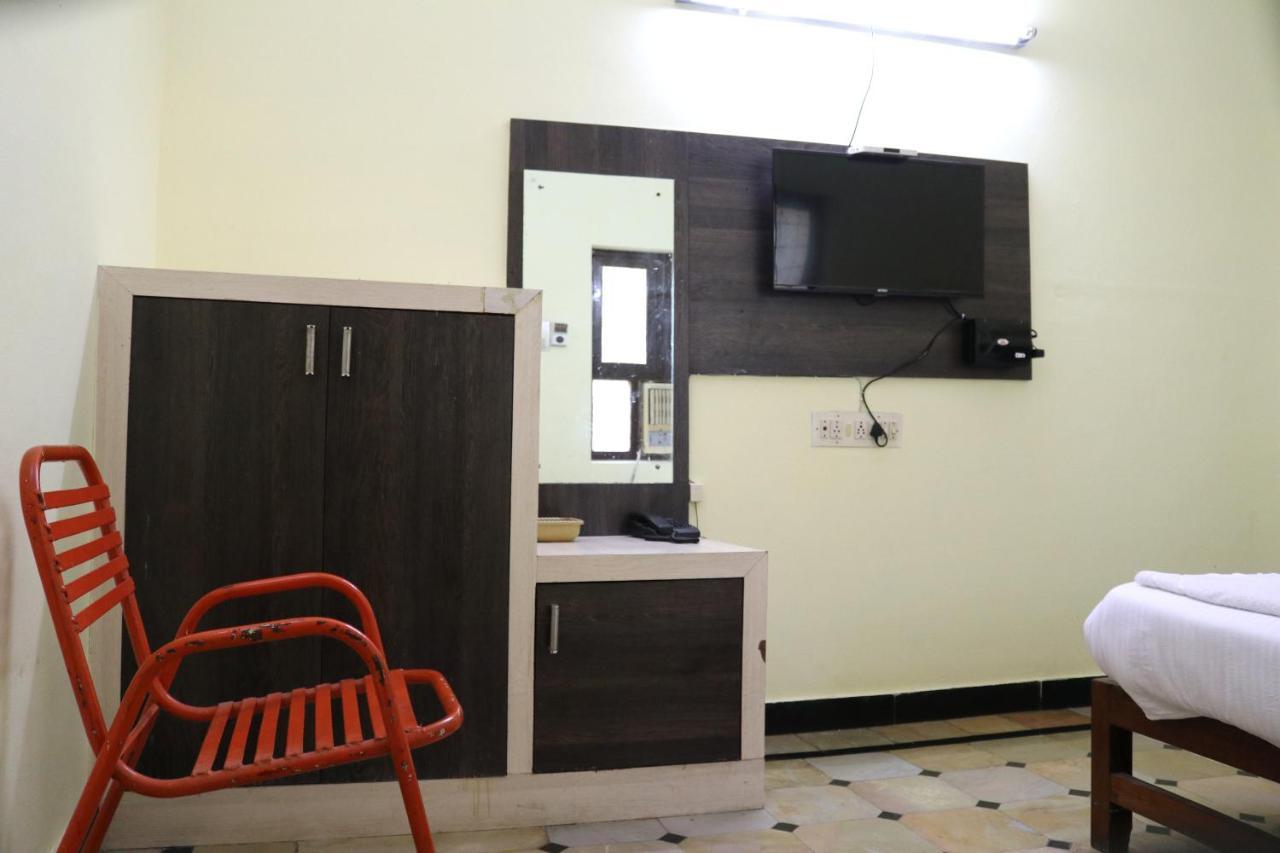 Hotel Siva Sakthi Tiruvannāmalai Extérieur photo