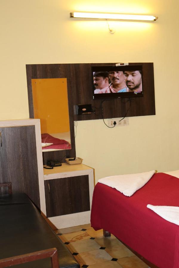 Hotel Siva Sakthi Tiruvannāmalai Extérieur photo