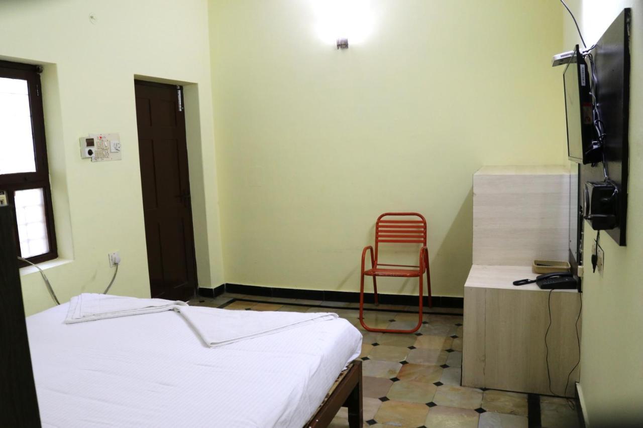 Hotel Siva Sakthi Tiruvannāmalai Extérieur photo